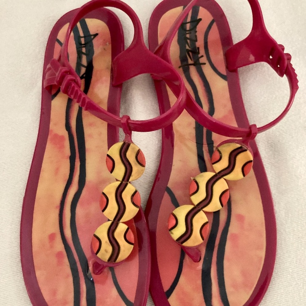 Dizzy - Women’s Jelly Sandals. Size 10